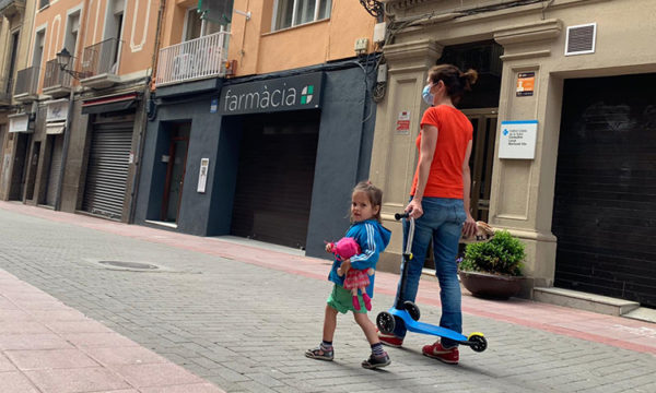 Els infants de la zona tornen a trepitjar els carrers amb normalitat