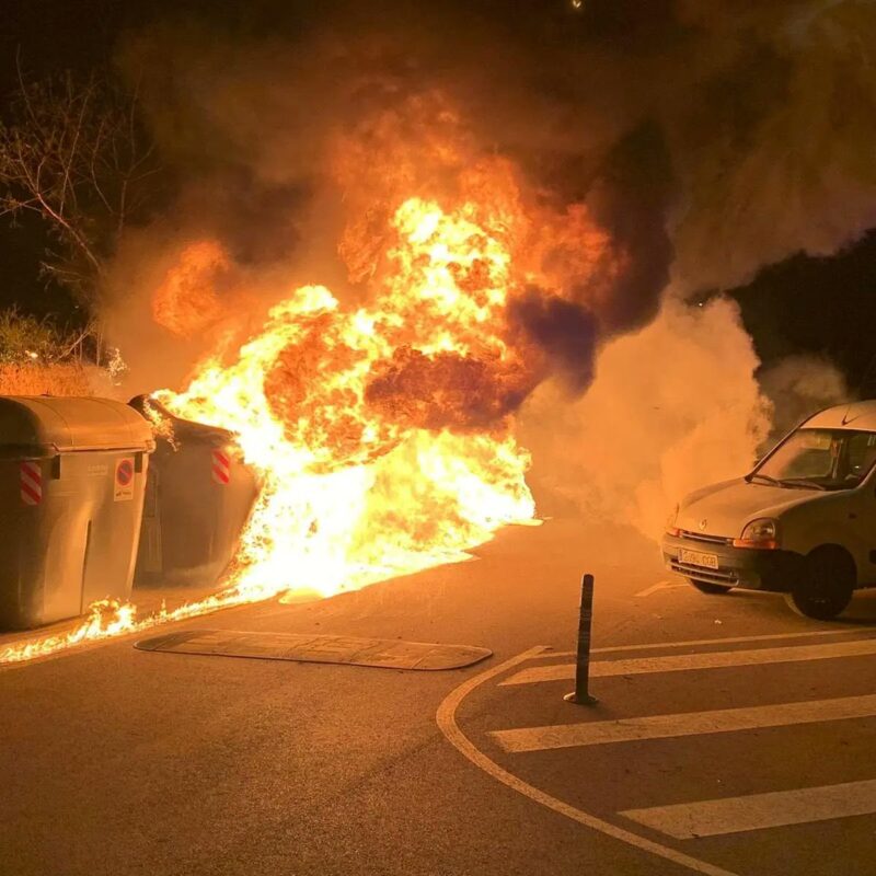 La Bustia incendi contenidors Olesa 4 desembre 2021 (1)
