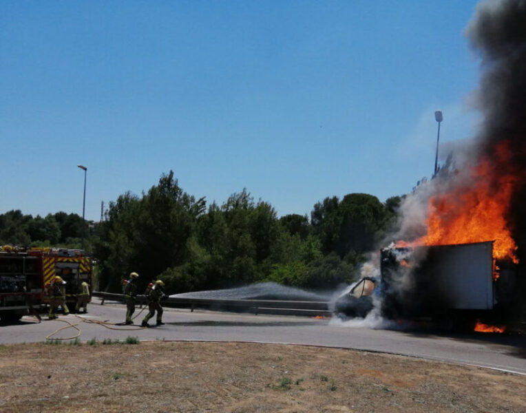 La Bustia incendi camió Esparreguera 31 maig 2022 2