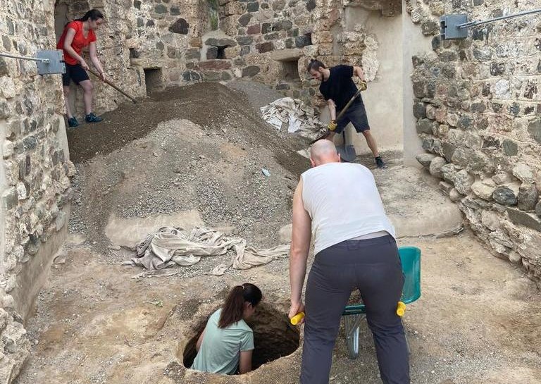 La Bustia excavacions Castell de Voltrera Abrera (4)