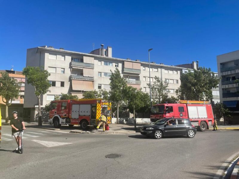 La Bustia incendi carrer Obliqua Olesa
