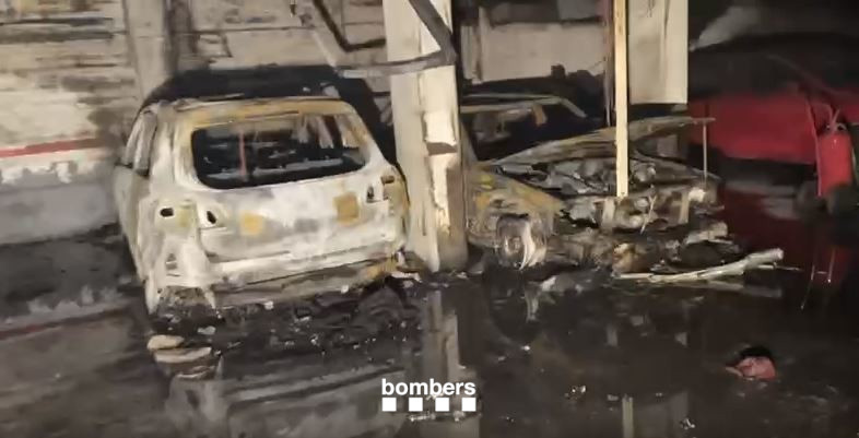 La Bustia incendi cotxes Sant Andreu (2)