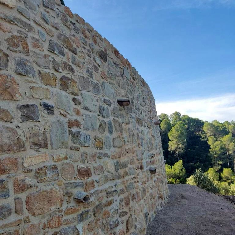 La Bustia inauguracio restauracio mur Gelida 1