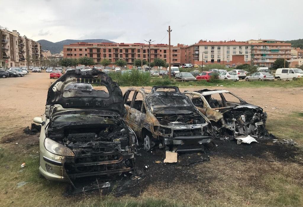 La Bustia incendi cotxes Olesa (1)