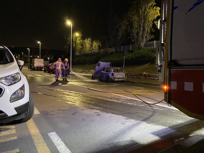 La Bustia incendi cotxe Sant Andreu