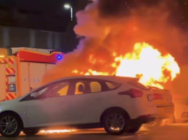 La Bustia incendi cotxes 18 novembre Sant Andreu