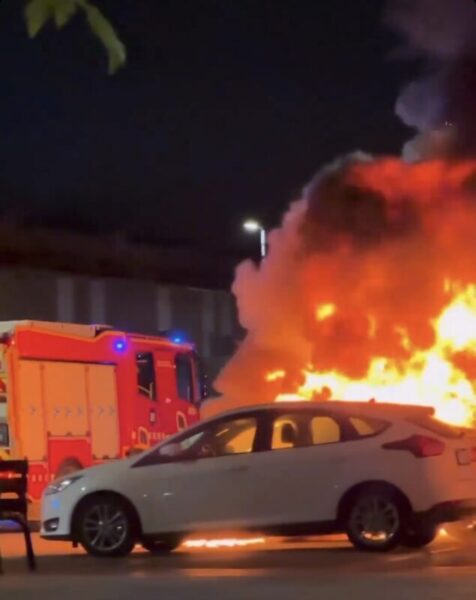 La Bustia incendi cotxes Sant Andreu 1