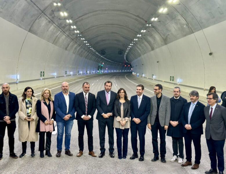 La Bustia ministre amb alcaldes tunel B40 Abrera