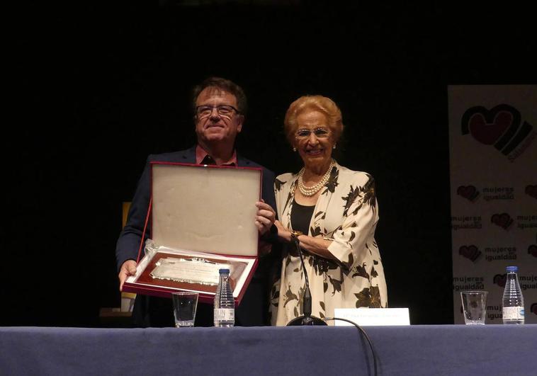 La Bustia entrega Premio Pilar F Labrador Jose Luis Garcia Herrera Abrera