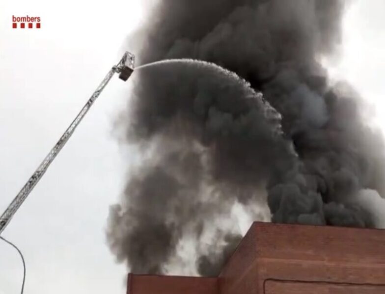 La Bustia incendi nau empresa La Torre Martorell 1 juliol 2024 1