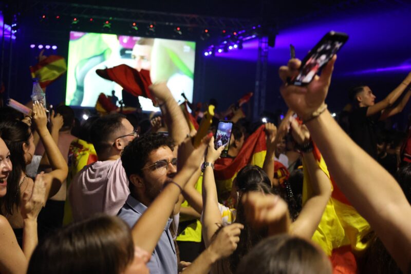 La Bustia pantalla gegant i celebracio final Eurocopa Espanya 14 juliol 2024 Martorell 10