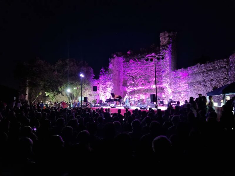 La Bustia Musics de Gelida al Castell