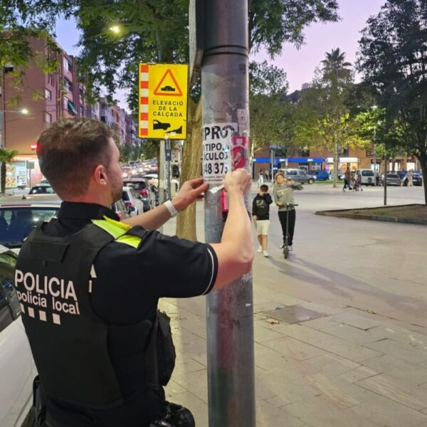 La Bustia Policia Local Sant Andreu traient retols 1