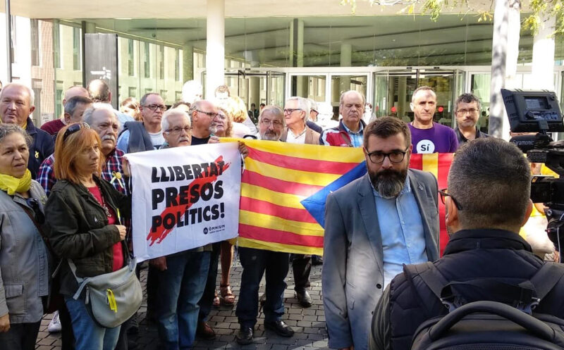 La Bustia suport Miquel Sola acusat referendum 1 octubre 2027 Collbato 1