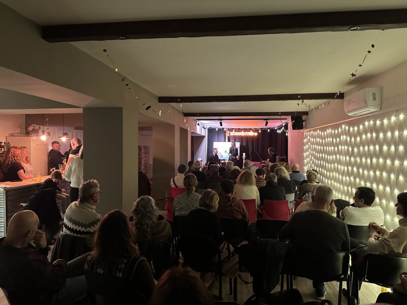 La Bustia Concert Conexiones musics i pintora Olesa a Encuentro Abrera 6