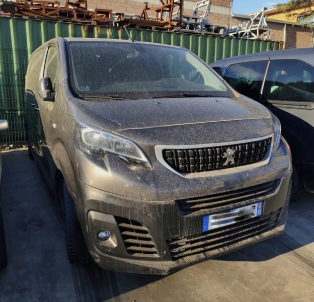 La Bustia cotxe robat França Policia Local Martorell