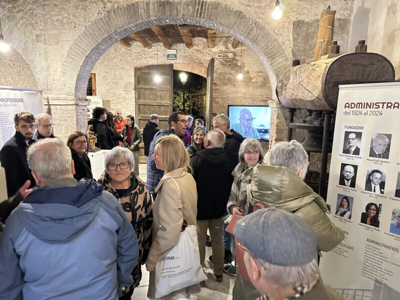 La Bustia inauguracio exposicio centenari Arts i Oficis Olesa 10