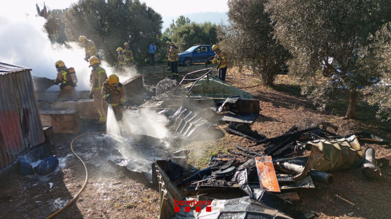 La Bustia incendi casa fusta 1 gener 2025 Olesa