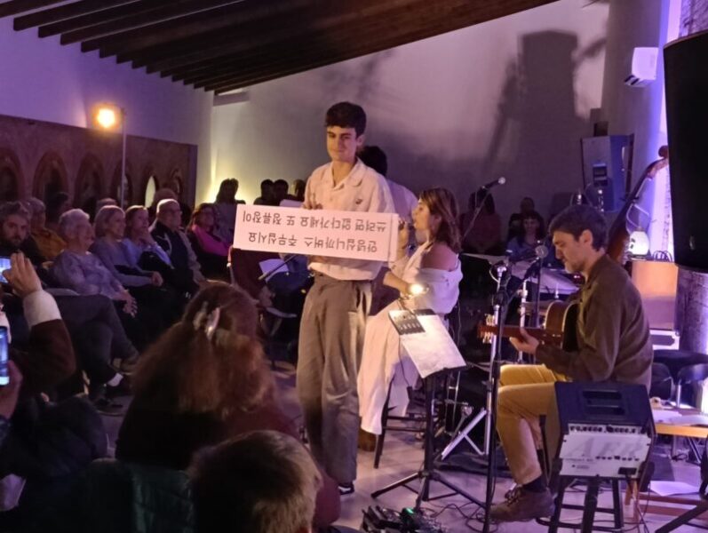 La Bustia Canta Babel Gelida 8