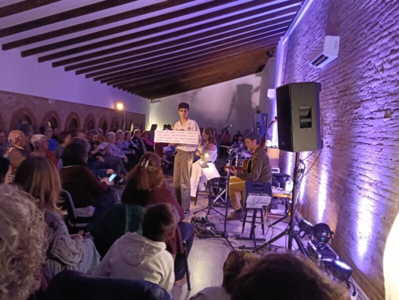 La Bustia Canta Babel Gelida 9