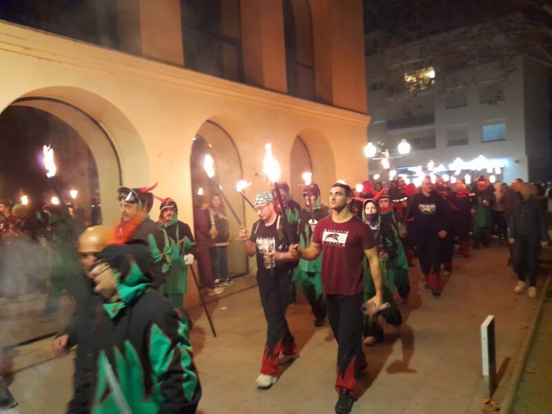 La Bustia Festa Tonis Tres Tombs Olesa 2025