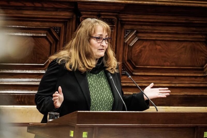 La Bustia Lluisa Llop Gelida Parlament Catalunya