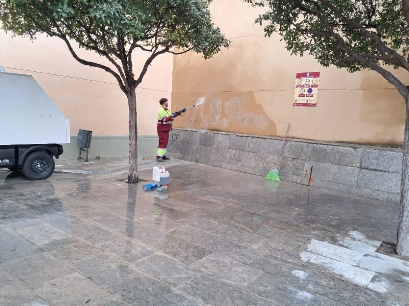 La Bustia acte vandalic pintades Abrera 1
