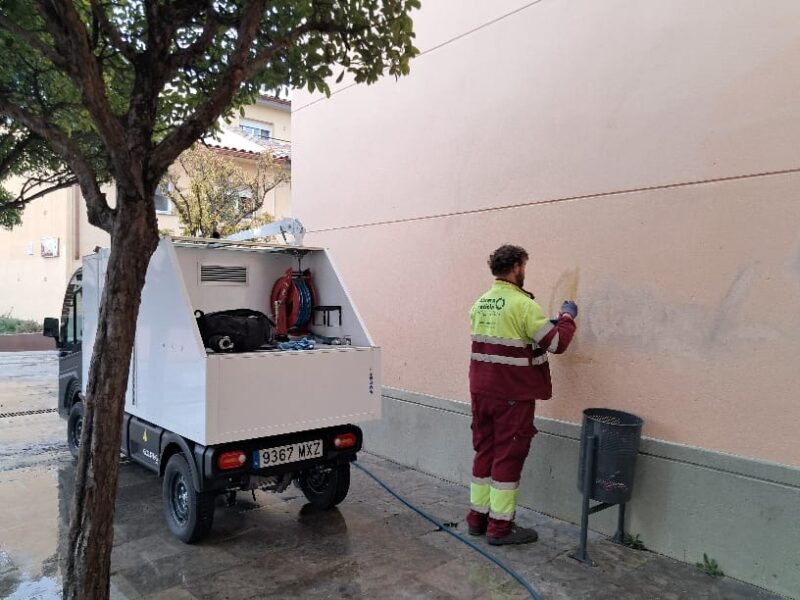 La Bustia acte vandalic pintades Abrera 4