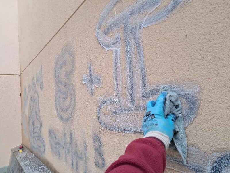 La Bustia acte vandalic pintades Abrera 6