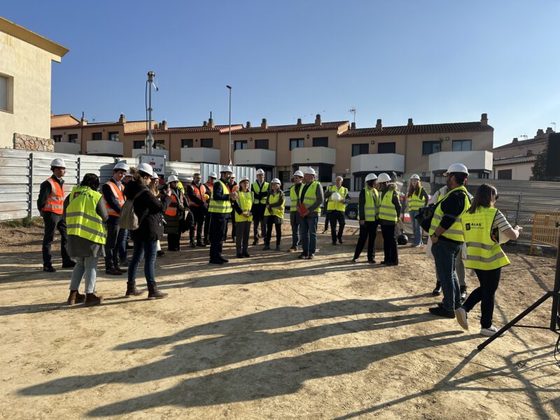 La Bustia visita consellera Paneque obres industrial habitatges lloguer assequible Olesa