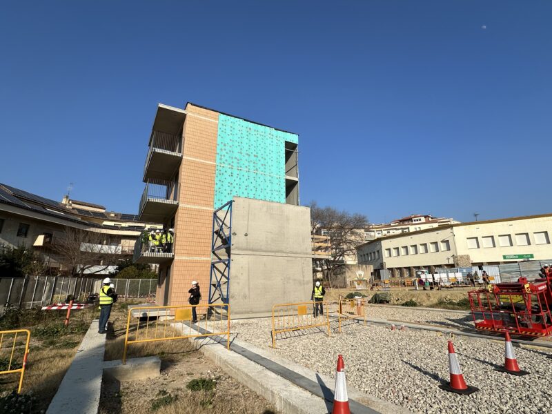 La Bustia visita consellera Paneque obres industrial habitatges lloguer assequible Olesa