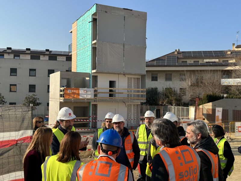 La Bustia visita consellera Paneque obres industrial habitatges lloguer assequible Olesa