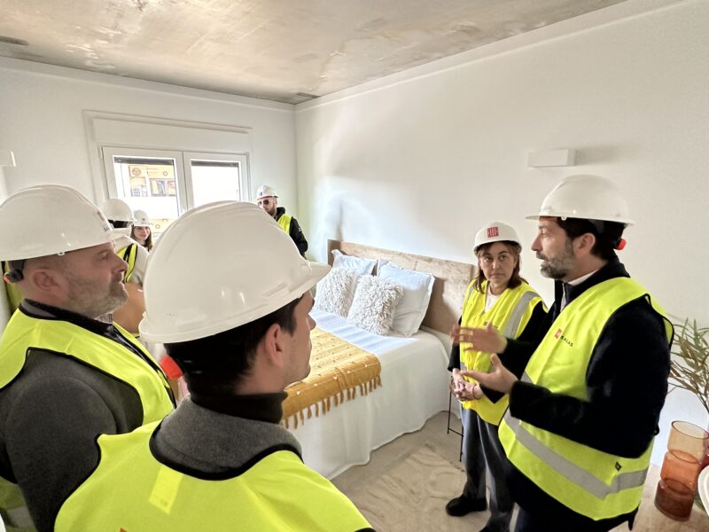 La Bustia visita consellera Paneque obres industrial habitatges lloguer assequible Olesa