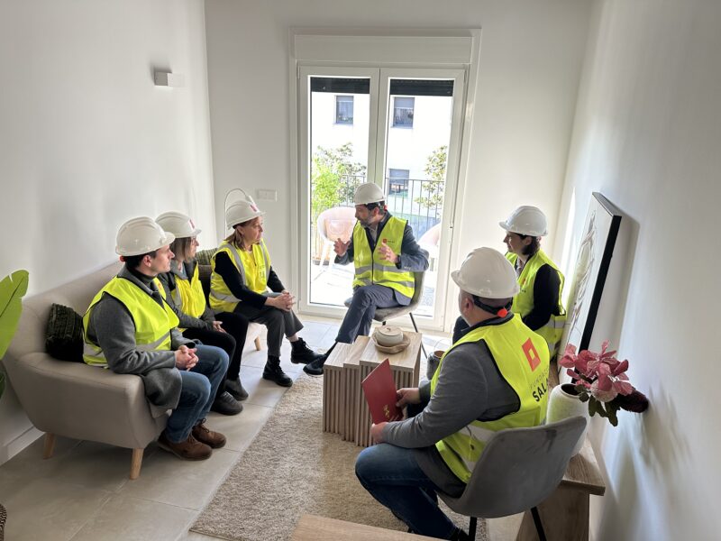 La Bustia visita consellera Paneque obres industrial habitatges lloguer assequible Olesa