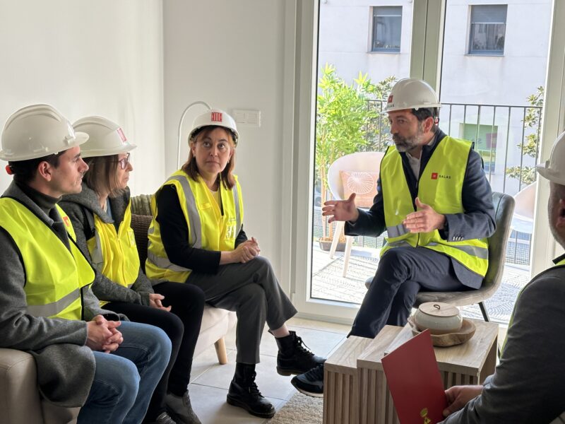 La Bustia visita consellera Paneque obres industrial habitatges lloguer assequible Olesa