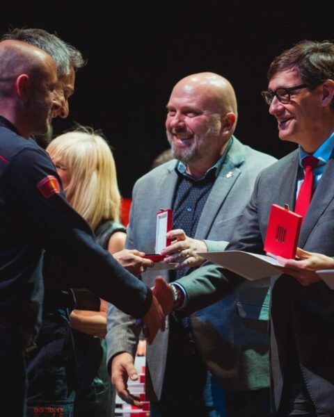 La Bustia Salvador Illa reconeixement Bombers Olesa 2025