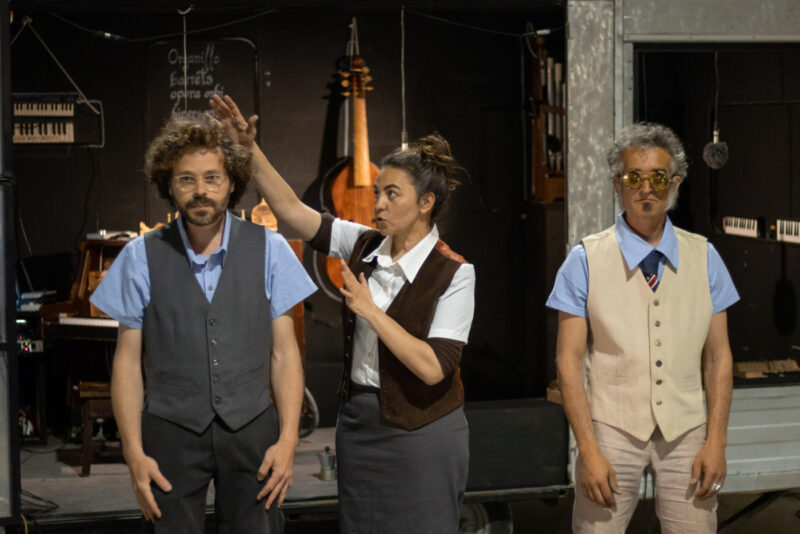 La Bustia teatre Orelles