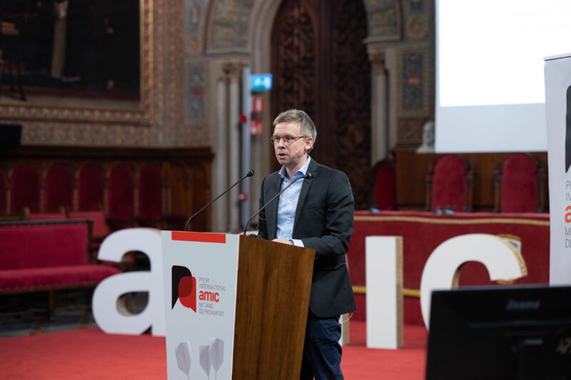 La Bustia Conferencia Dr Jonas Ohlsson Premi Internacional Amic 2025