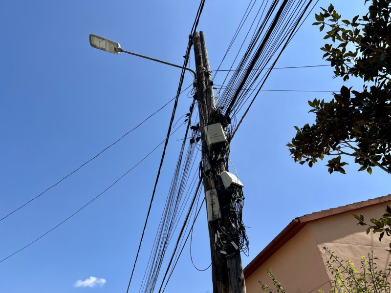 La Bustia cables penjats Sant Andreu