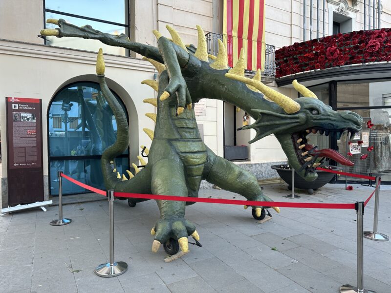 La Bustia llibres i roses Sant Jordi 2025 Olesa