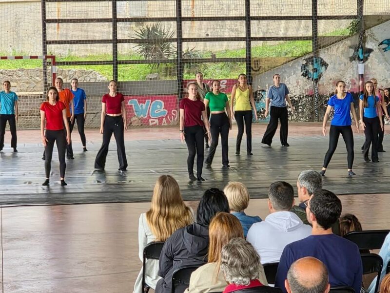 La Bustia mostra dansa Sant Esteve