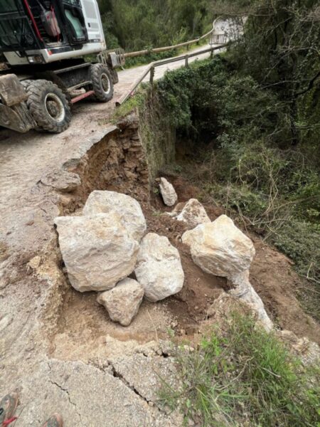 La Bustia obres cami de la Font Freda Gelida