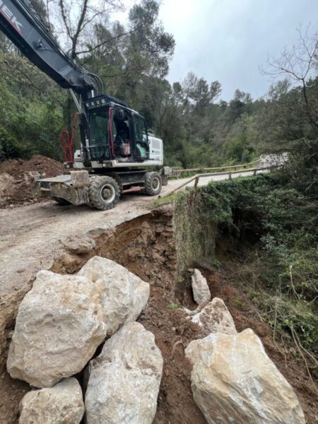 La Bustia obres cami de la Font Freda Gelida