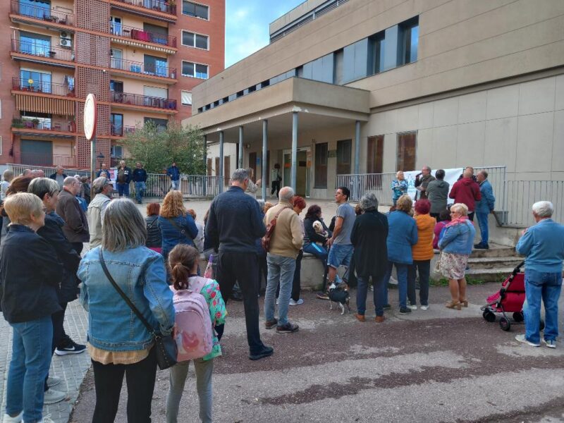 La Bustia concentracio CAP Olesa 9 maig 2