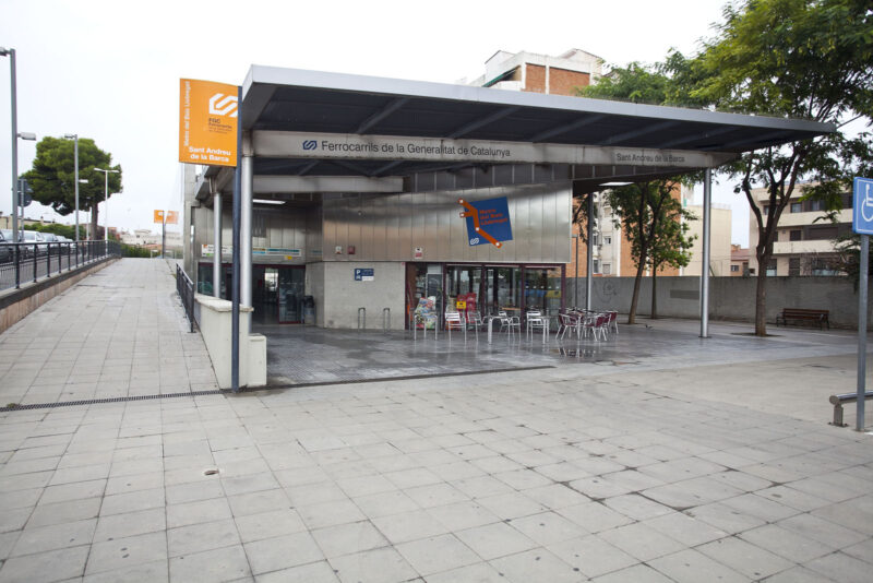 La Bustia estacio FGC Sant Andreu