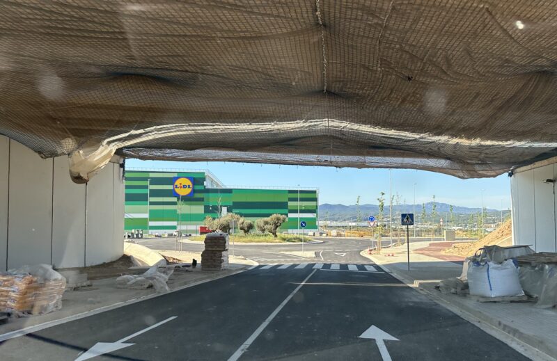 La Bustia oberta segona rotonda BV2433 i vial de la rotonda B224 Sant Esteve a Martorell maig 2025