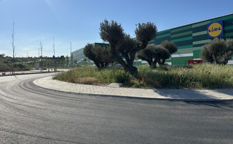 La Bustia oberta segona rotonda BV2433 i vial de la rotonda B224 Sant Esteve a Martorell maig 2025