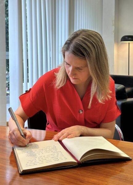 La Bustia Monica Martinez Esparreguera 2