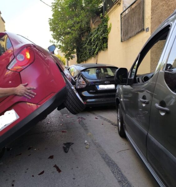La Bustia accident transit nucli urba Gelida