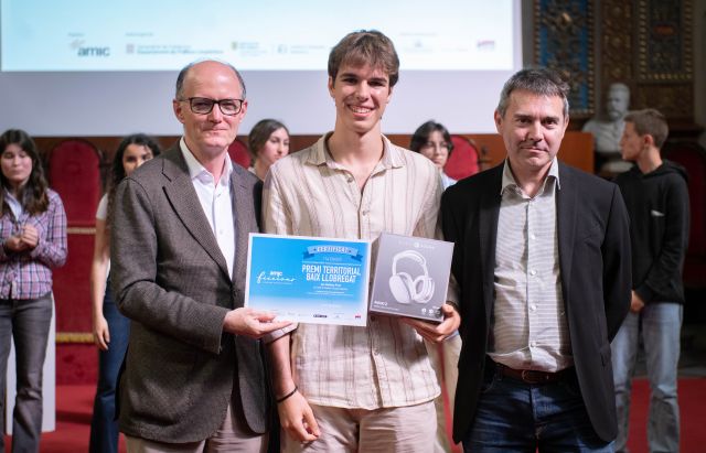 La Bustia entrega premi Baix Llobregat Jan Balboa El Castell Esparreguera AMIC Ficcions 2025